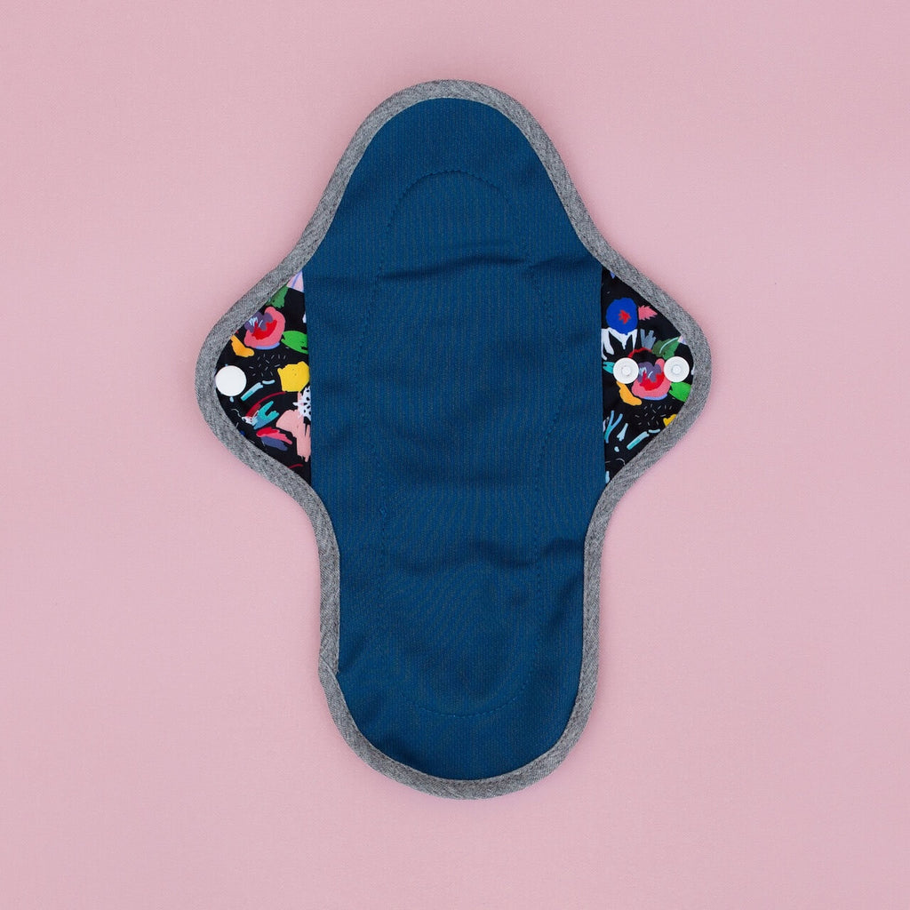Image for HyPs Original Reusable Pad - size Regular, design Florals Black