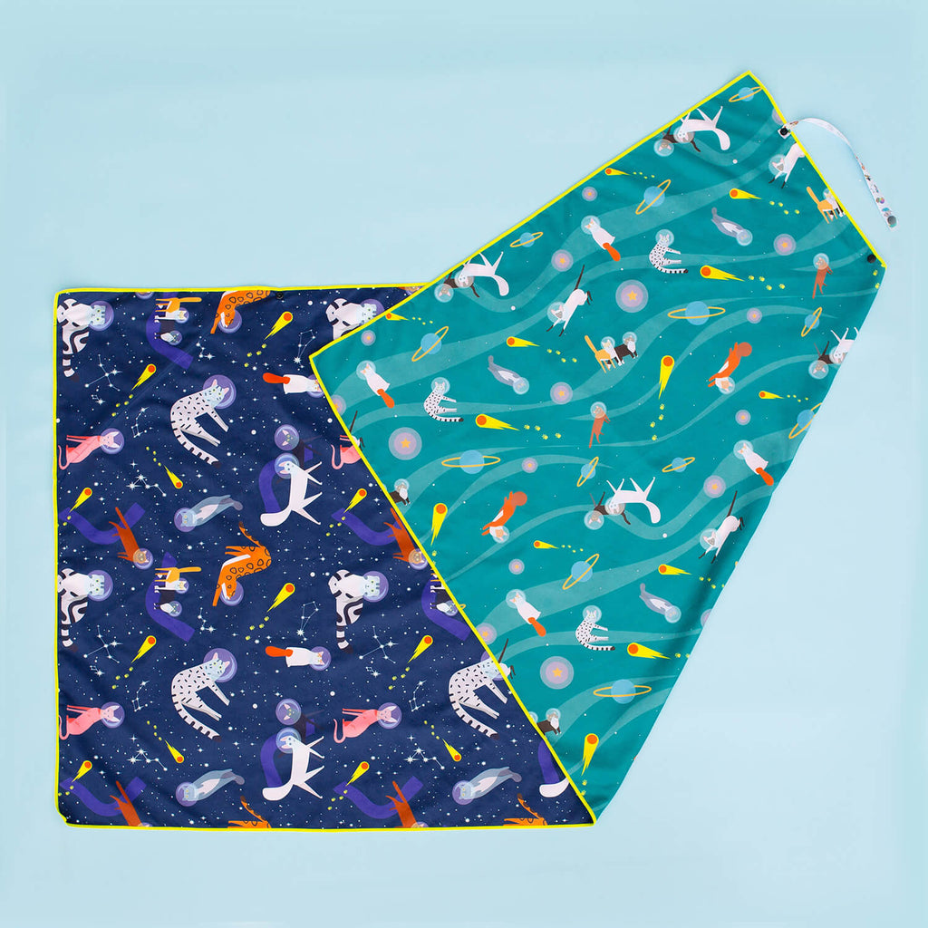 Moasis_Towel_Original_-_Space_Cats_Blue_Green_Print_001