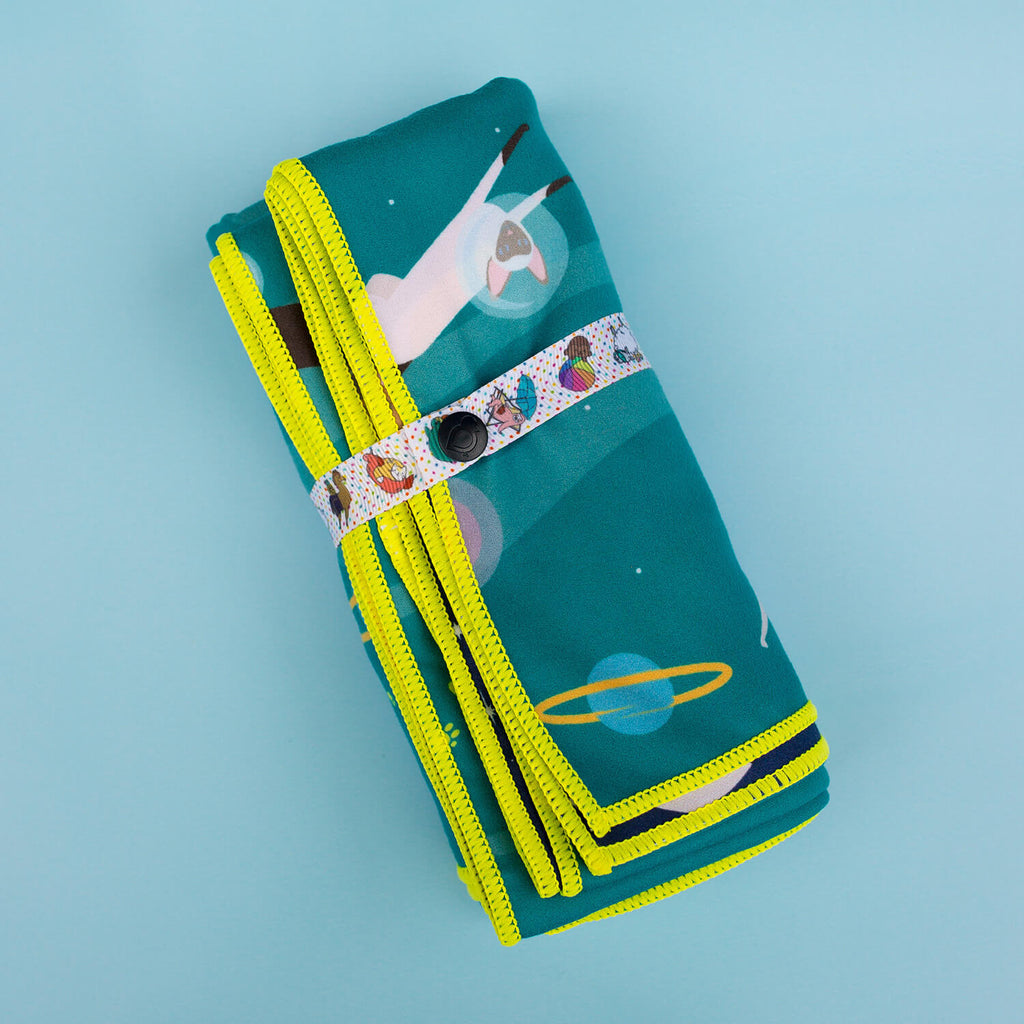 Moasis_Towel_Original_-_Space_Cats_Blue_Green_Print_005